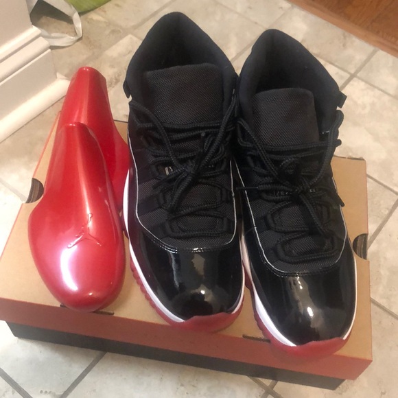Bred 11s (2019) - Picture 3 of 6